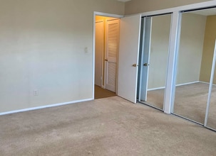 185 Woods Edge Dr in Roxbury Township, NJ - Building Photo - Building Photo