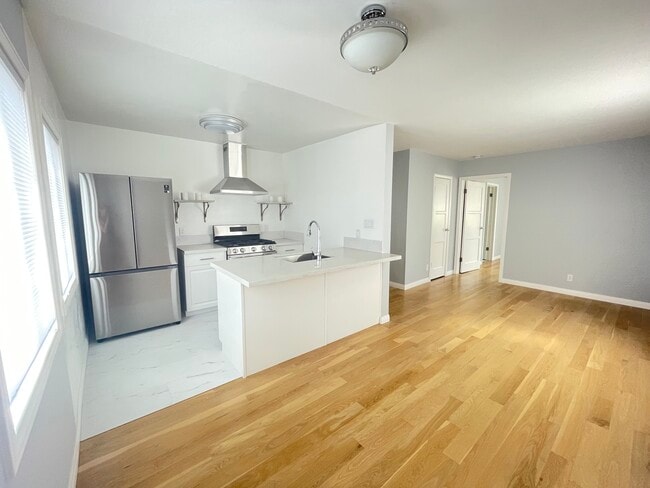property at 1534 N Ave 47