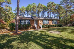 209 Selkirk Trail in Southern Pines, NC - Building Photo