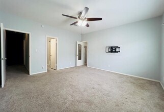 3800 Tanglewilde St in Houston, TX - Building Photo - Building Photo