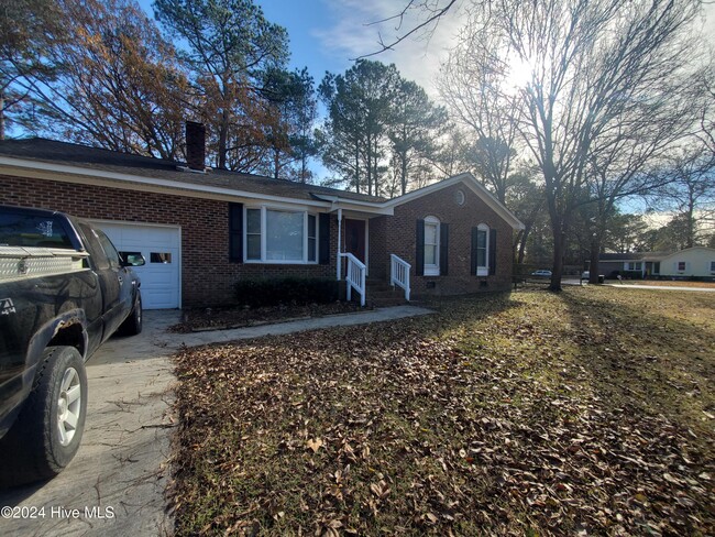 617 Ridge Rd in Greenville, NC - Building Photo - Building Photo