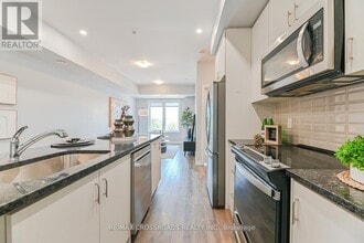 2635 William Jackson Dr in Pickering, ON - Building Photo - Building Photo