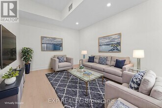 1558 Queen St E in Toronto, ON - Building Photo - Building Photo