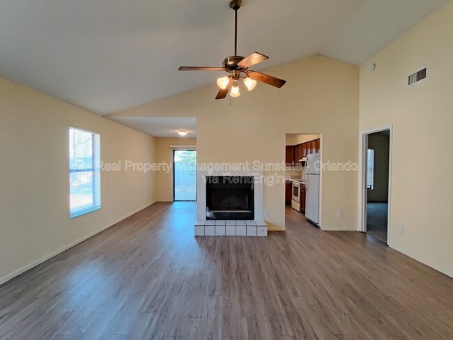 10025 Creekwater Blvd in Orlando, FL - Building Photo - Building Photo