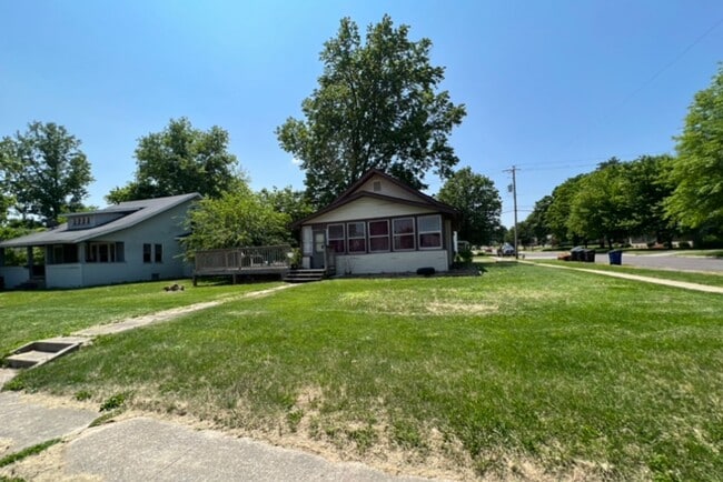 505 S 3rd St in Greenville, IL - Building Photo - Building Photo