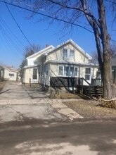 96 Schenck St, Unit Rear in North Tonawanda, NY - Building Photo - Building Photo