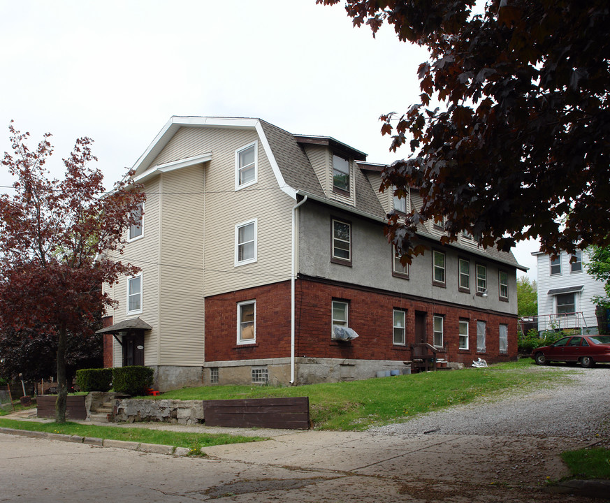 1345 Highbrook St in Akron, OH - Building Photo