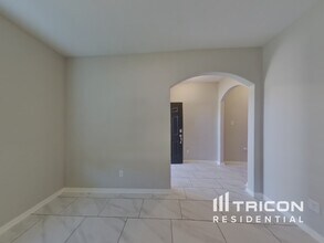 1342 Barrel Dr in Dallas, TX - Building Photo - Building Photo