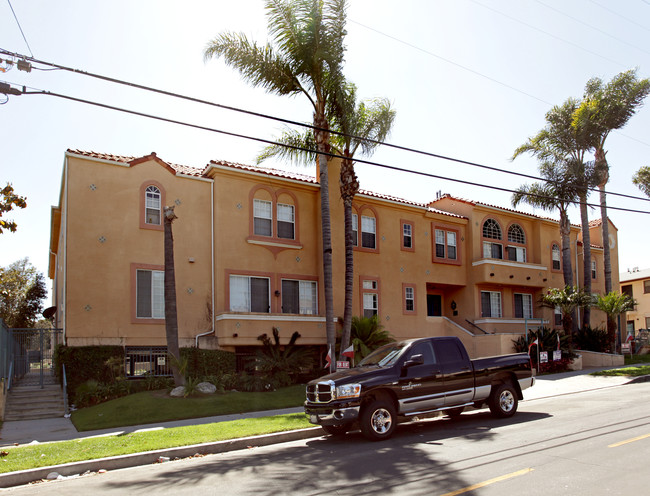 Thornburn Apartments in Los Angeles, CA - Building Photo - Building Photo