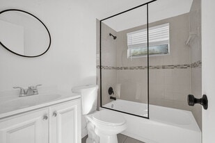 8276 NE Miami Ct, Unit 1 in Miami, FL - Building Photo