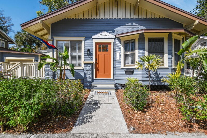 1114 2nd St N in St. Petersburg, FL - Foto de edificio