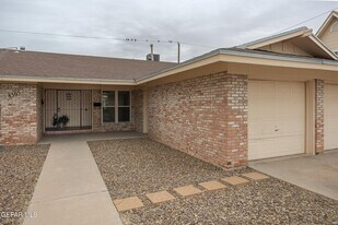 8307 Mettler Dr in El Paso, TX - Building Photo
