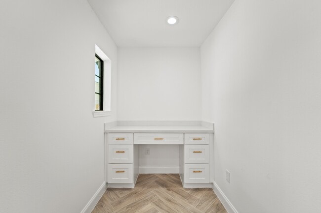 10722 Lynbrook Dr