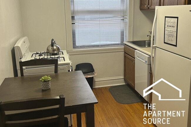 1911 W Larchmont Ave, Unit 3B in Chicago, IL - Building Photo - Building Photo