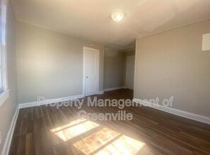 1612 W Blue Ridge Dr in Greenville, SC - Building Photo - Building Photo