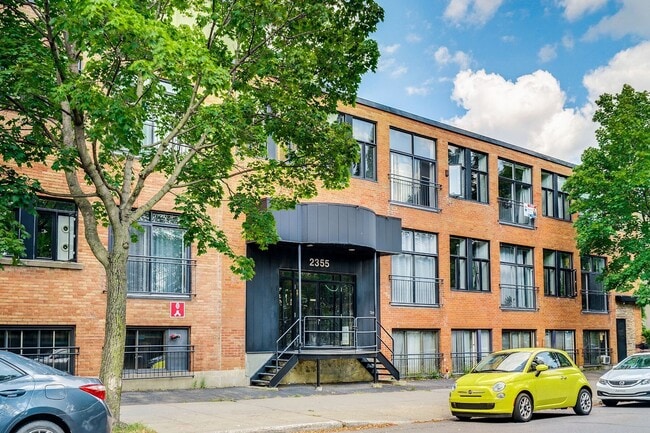 2355 Av. Jeanne-d'Arc in Mercier, QC - Building Photo - Building Photo