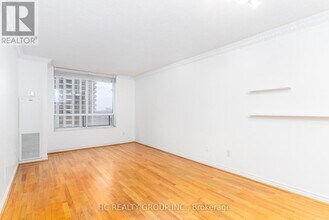 18-1018 Sommerset Way in Toronto, ON - Building Photo - Building Photo