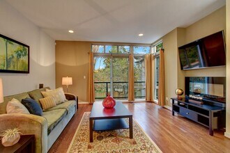 9526 8th Ave NW in Seattle, WA - Building Photo - Building Photo