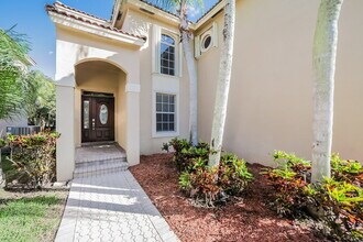 228 La Costa Way in Weston, FL - Building Photo - Building Photo
