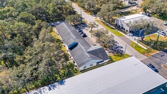 7408 Commerce St in Riverview, FL - Building Photo
