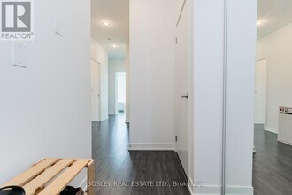 18 Rean Dr in Toronto, ON - Building Photo - Building Photo