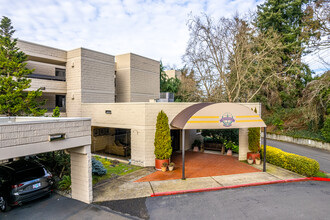 Waverly Yacht Club Condos in Portland, OR - Building Photo - Building Photo