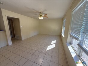415 E 4th Ave in Belton, TX - Building Photo - Building Photo