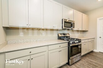 2332 S Carlota Dr in New Palestine, IN - Building Photo - Building Photo