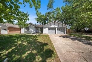 16302 Summer Wind Dr in Houston, TX - Building Photo