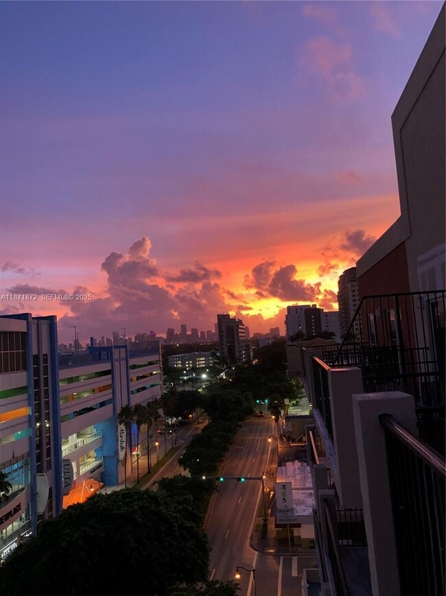 3410 Coral Wy in Miami, FL - Foto de edificio - Building Photo