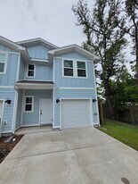 1030 McLaren Cir in Fort Walton Beach, FL - Building Photo