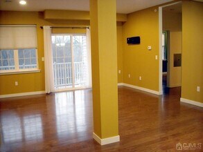 446 Tower Blvd in Piscataway, NJ - Building Photo - Building Photo