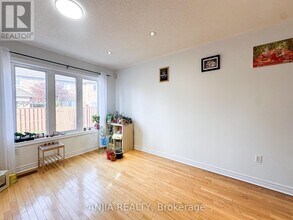 40 Cathmar Dr in Markham, ON - Building Photo - Building Photo