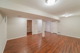 509 16th Ave S in Greenwood, MO - Foto de edificio - Building Photo