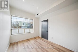 343 Greenwood Ave in Toronto, ON - Building Photo - Building Photo