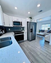 1814 E Emma St in Tampa, FL - Foto de edificio - Building Photo