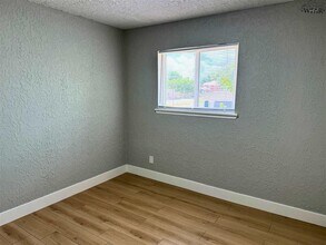 1710 10th St in Wichita Falls, TX - Building Photo - Building Photo