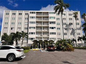 1900 Clifford St in Ft. Myers, FL - Building Photo