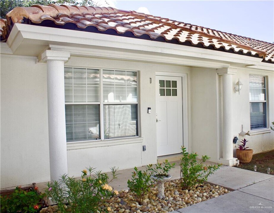 7119 N 12th Ln in McAllen, TX - Building Photo