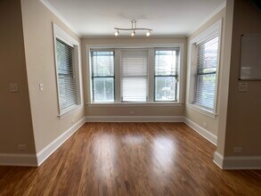 1144 W Pratt Blvd, Unit 2S in Chicago, IL - Building Photo - Building Photo