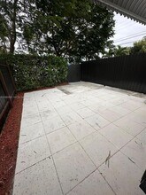 7500 SW 30th Terrace in Miami, FL - Building Photo - Building Photo
