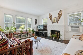 10 Taylor Pl in Fairfield, CT - Building Photo - Building Photo