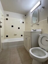 3030 30th St SE, Unit 212 in Washington, DC - Building Photo - Building Photo