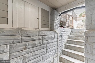 8 Grant Cir NW in Washington, DC - Building Photo - Building Photo