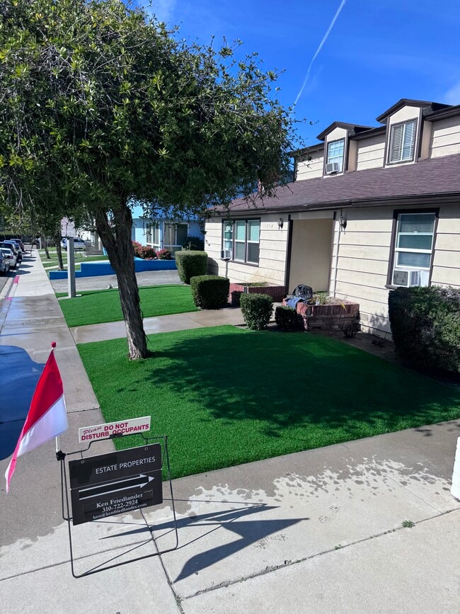 1107 Barbara St, Unit D in Redondo Beach, CA - Building Photo - Building Photo