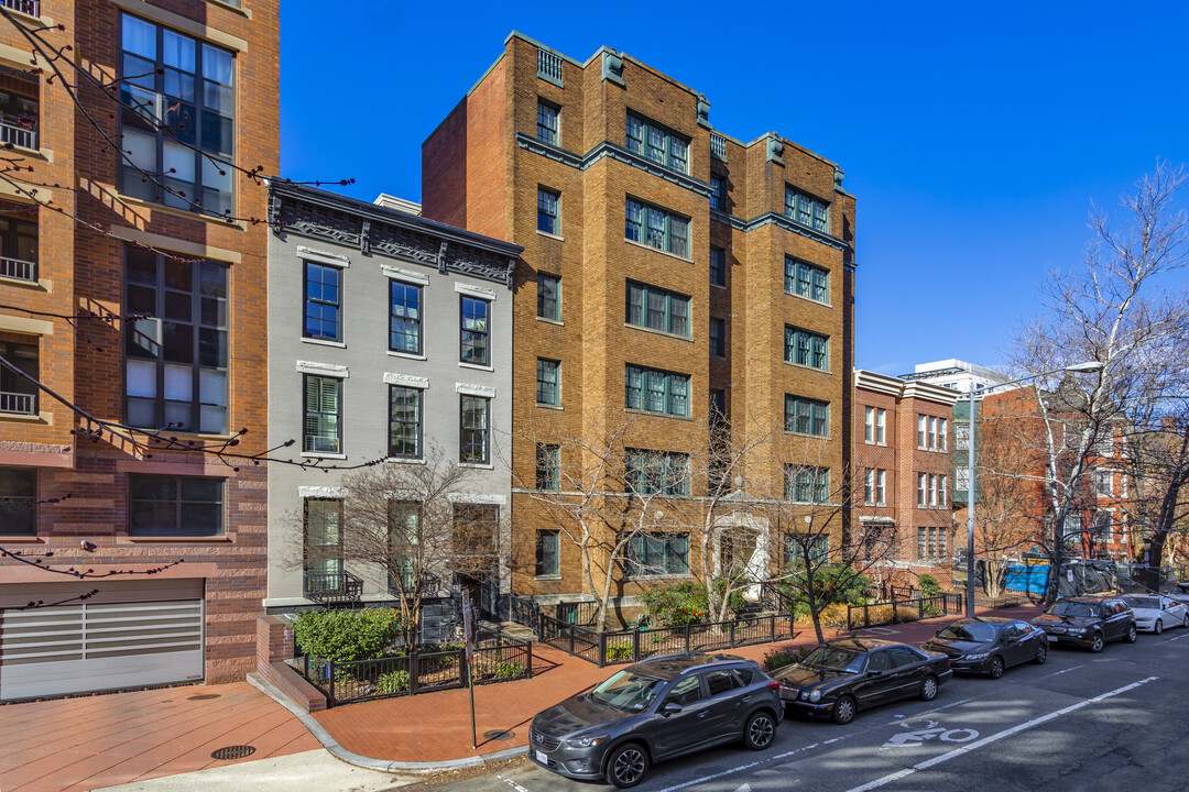 The Clyde in Washington, DC - Building Photo