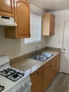 5842 Lexington Ave in Los Angeles, CA - Building Photo - Building Photo