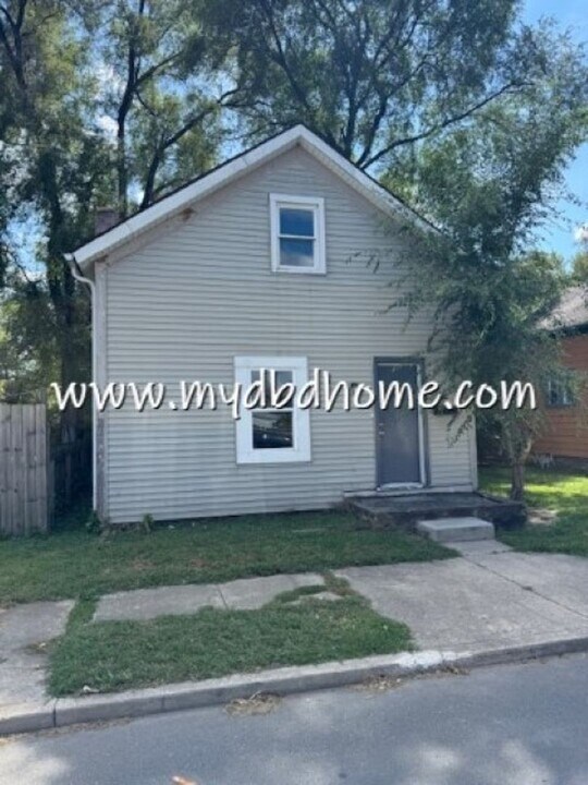 1019 Pape Ave in Fort Wayne, IN - Building Photo