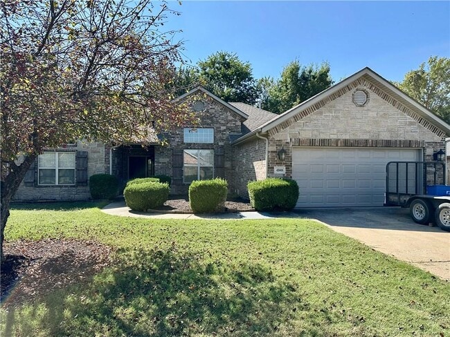 4989 W Homespun Dr in Fayetteville, AR - Building Photo - Building Photo