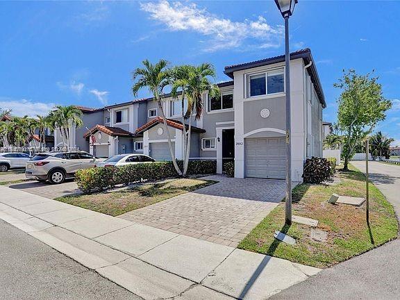 2802 SW 128th Way in Miramar, FL - Building Photo